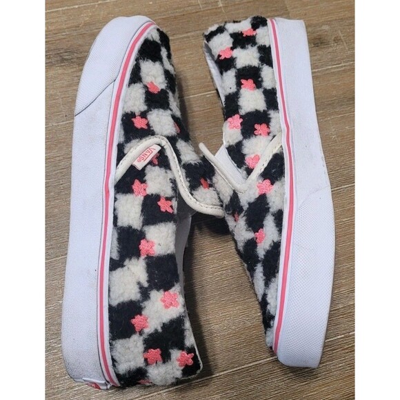 VANS  Checkered Slip-Ons with Faux Fur & Embroidered Flowers 6Y Women's Sz 7.5 - Picture 6 of 8